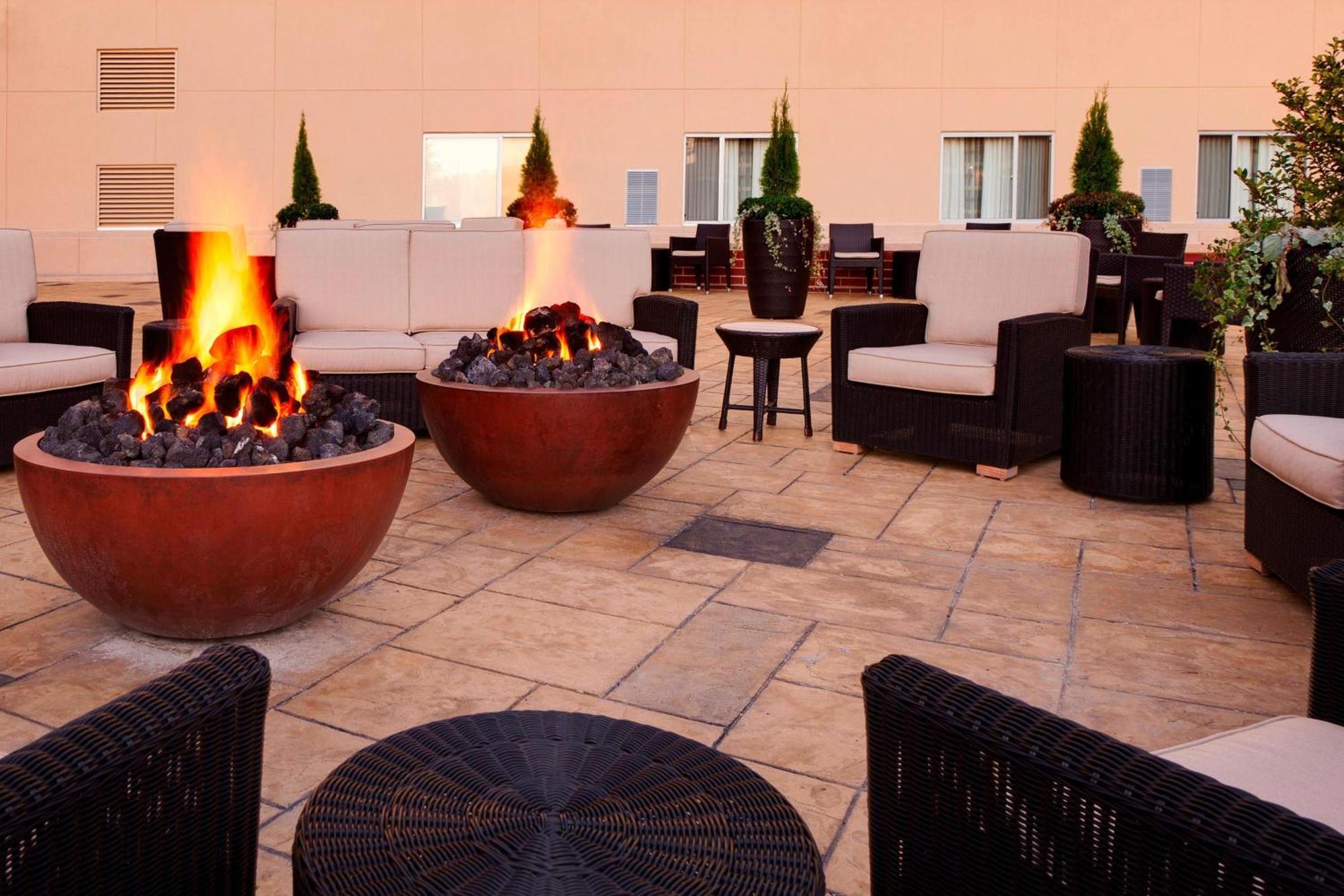 Courtyard Fort Wayne Downtown At Grand Wayne Convention Center מראה חיצוני תמונה