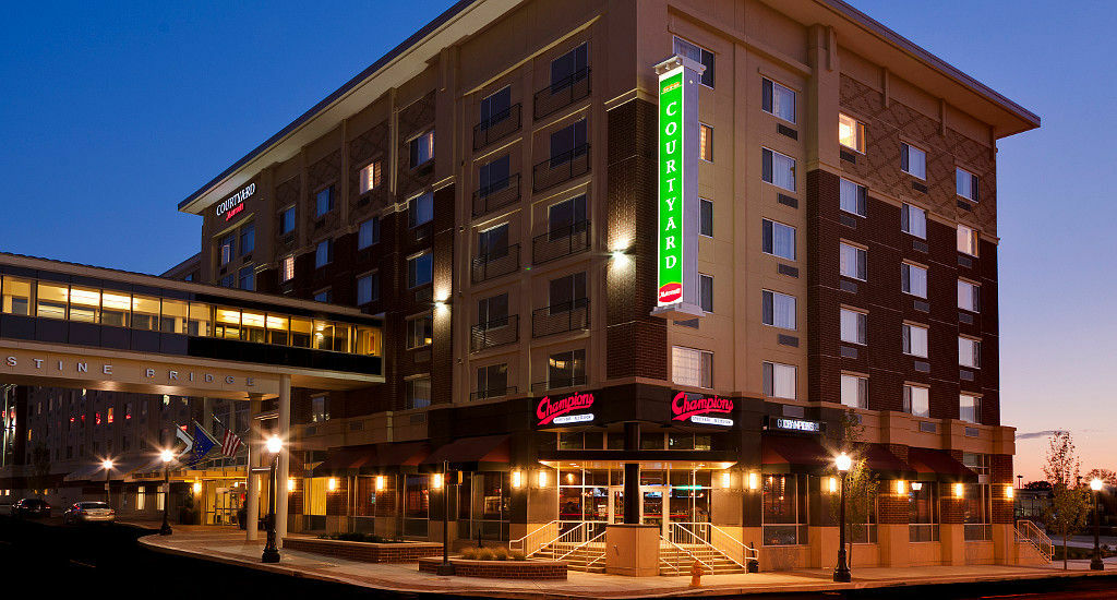 Courtyard Fort Wayne Downtown At Grand Wayne Convention Center מראה חיצוני תמונה